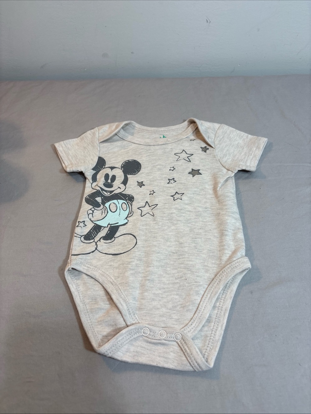 Mickey Mouse Graphic Baby One-Piece - Light Gray size 6 M. 817